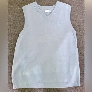 Aritzia TNA Light Blue V-Neck Knit Sleeveless Sweater Vest